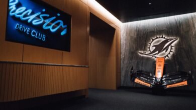 ما وراء العلم المتقلب: كيف بنى ستيفن روس وتوم جارفينكل أمريكا