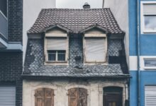 Comment savoir si les dommages à votre toiture sont couverts par votre assurance ? » Création de contenu Comment savoir si les dommages à votre toiture sont couverts par l’assurance ?