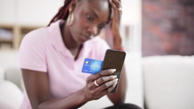 Les scores de crédit aux États-Unis stagnent alors que les impayés augmentent