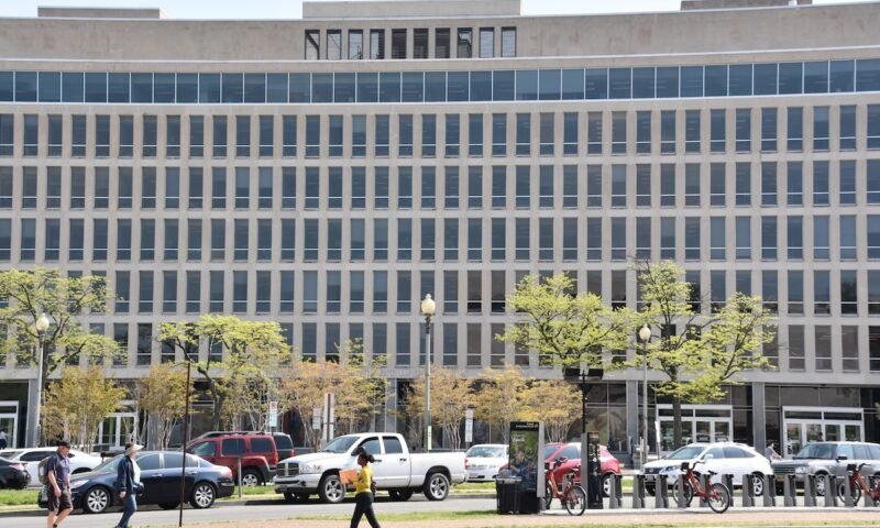 This week's news in college and money: November 21, 2025 » Earn Money This week's news in college and money: November 21, 2025