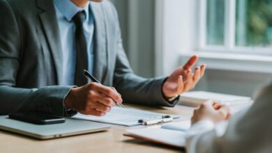 Die Rückzahlung privater Studentenkredite ist einkommensabhängig.