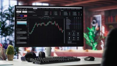 What makes a trading platform reliable